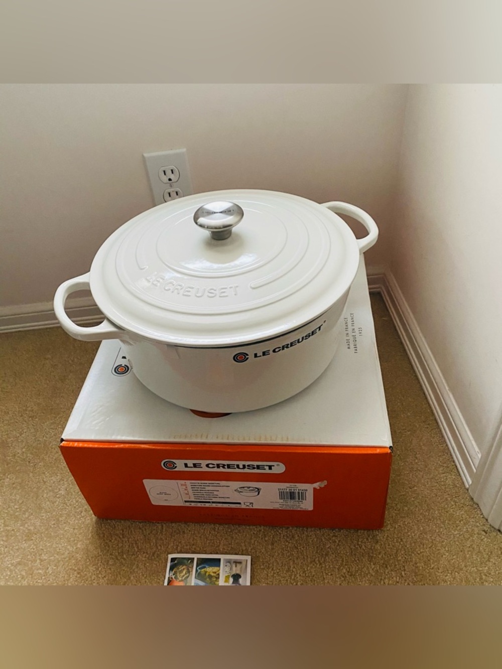 Le Creuset new big 30 9qt white cast iron pot pan